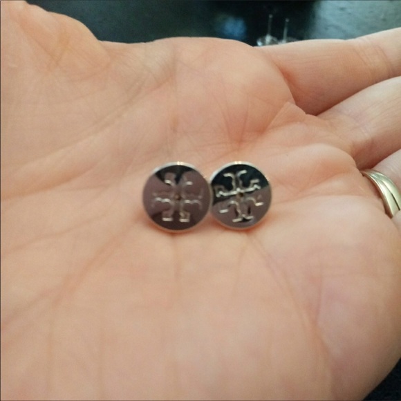 Tory Burch NWOT Silver Logo Circle Stud Earrings - Picture 8 of 8